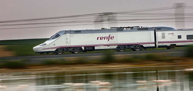 Fuera de plazo Chirrido Introducir Renfe establece un Plan Alternativo de Transporte por carretera para los  clientes de los trenes Madrid-Galicia hasta el 25 de junio por trabajos de  Adif